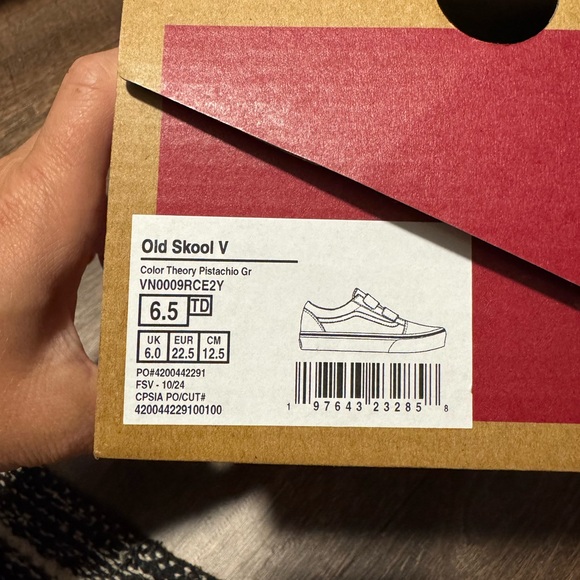 • Vans • Old Skool V Pistachio Green and White Velcro Sneakers 6.5 - Picture 7 of 7